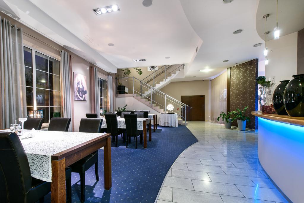 Hotel Nowy Dwor Trzebnica Extérieur photo