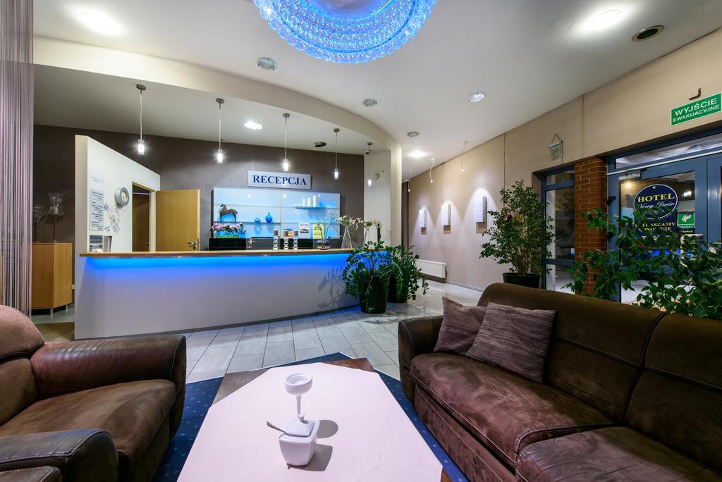 Hotel Nowy Dwor Trzebnica Extérieur photo