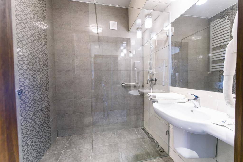 Hotel Nowy Dwor Trzebnica Extérieur photo