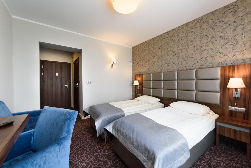 Hotel Nowy Dwor Trzebnica Extérieur photo