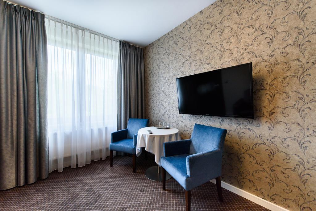 Hotel Nowy Dwor Trzebnica Extérieur photo