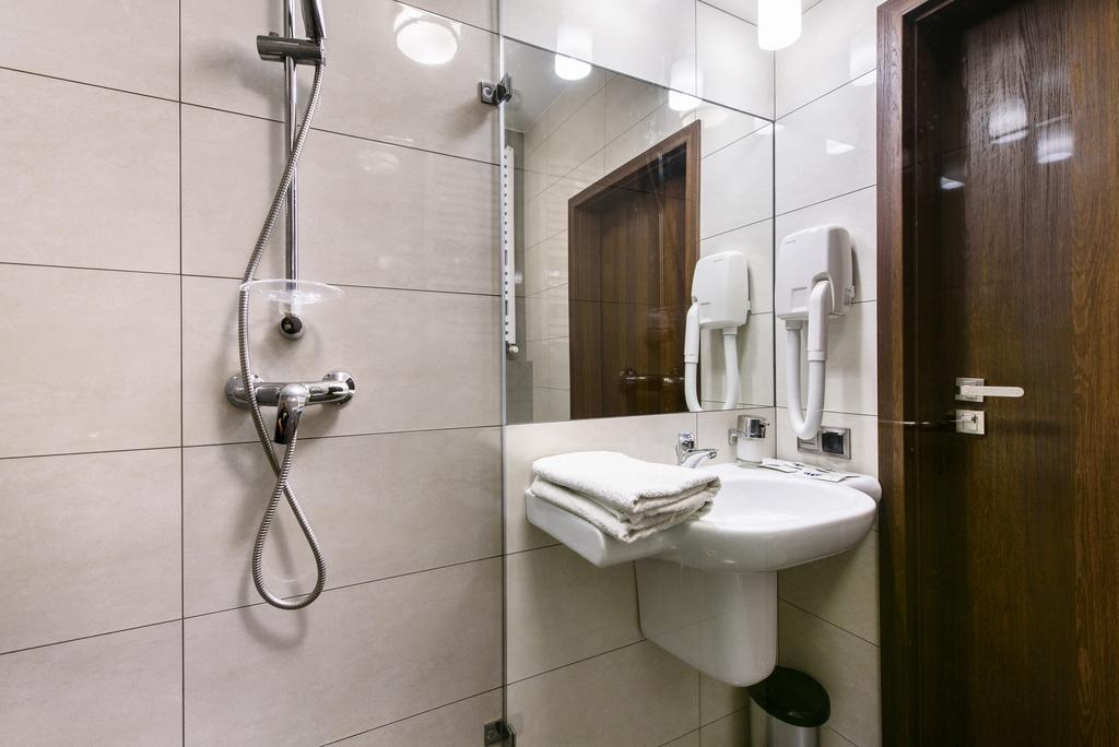 Hotel Nowy Dwor Trzebnica Extérieur photo