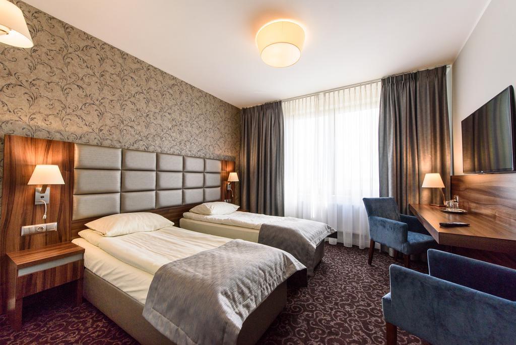 Hotel Nowy Dwor Trzebnica Extérieur photo