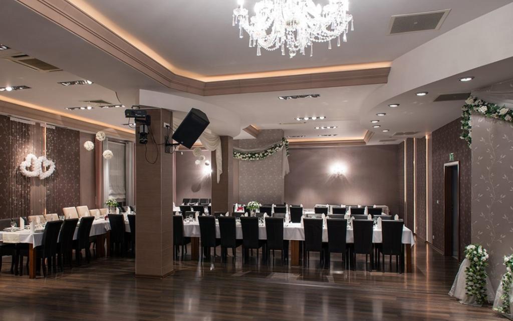 Hotel Nowy Dwor Trzebnica Extérieur photo