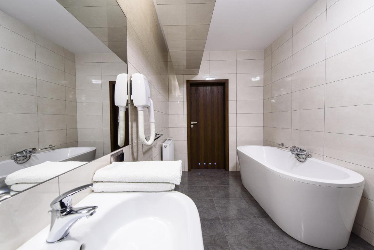 Hotel Nowy Dwor Trzebnica Extérieur photo
