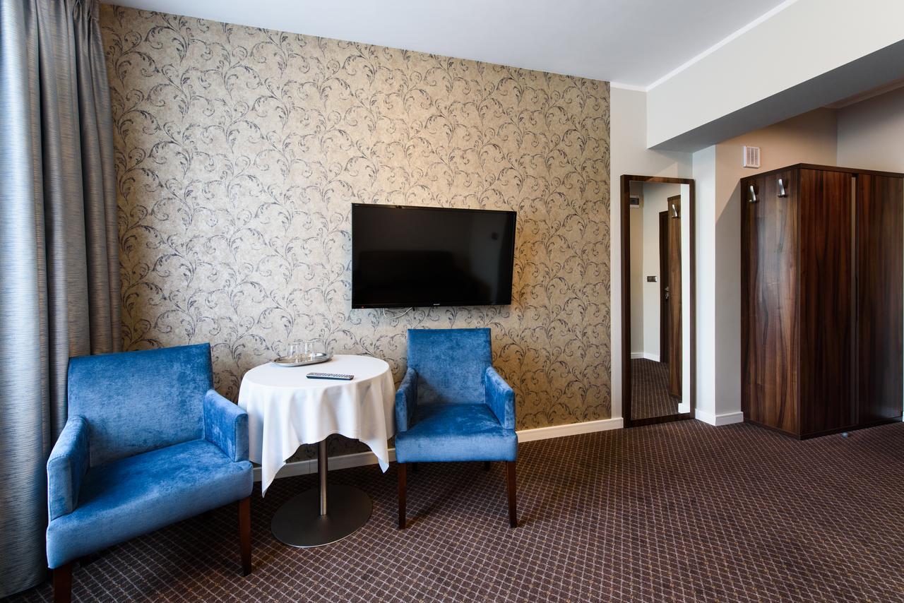 Hotel Nowy Dwor Trzebnica Extérieur photo
