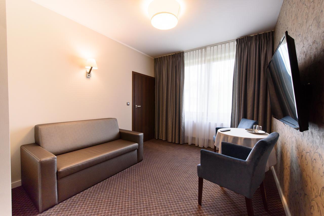 Hotel Nowy Dwor Trzebnica Extérieur photo