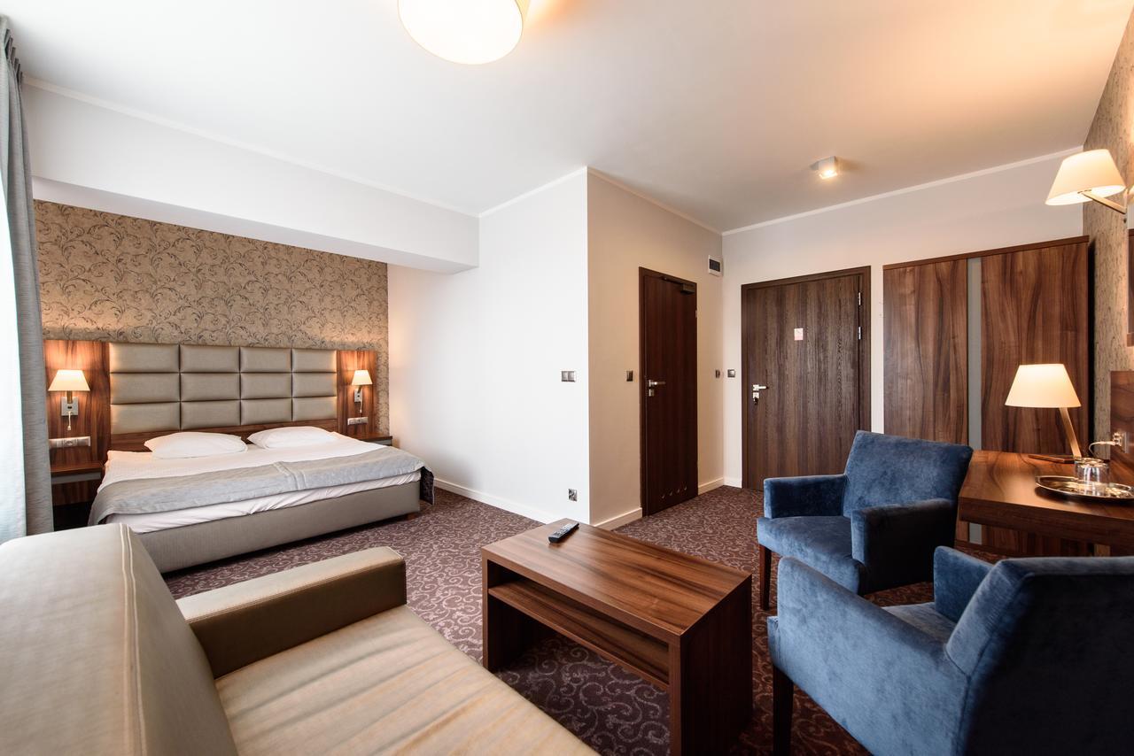Hotel Nowy Dwor Trzebnica Extérieur photo