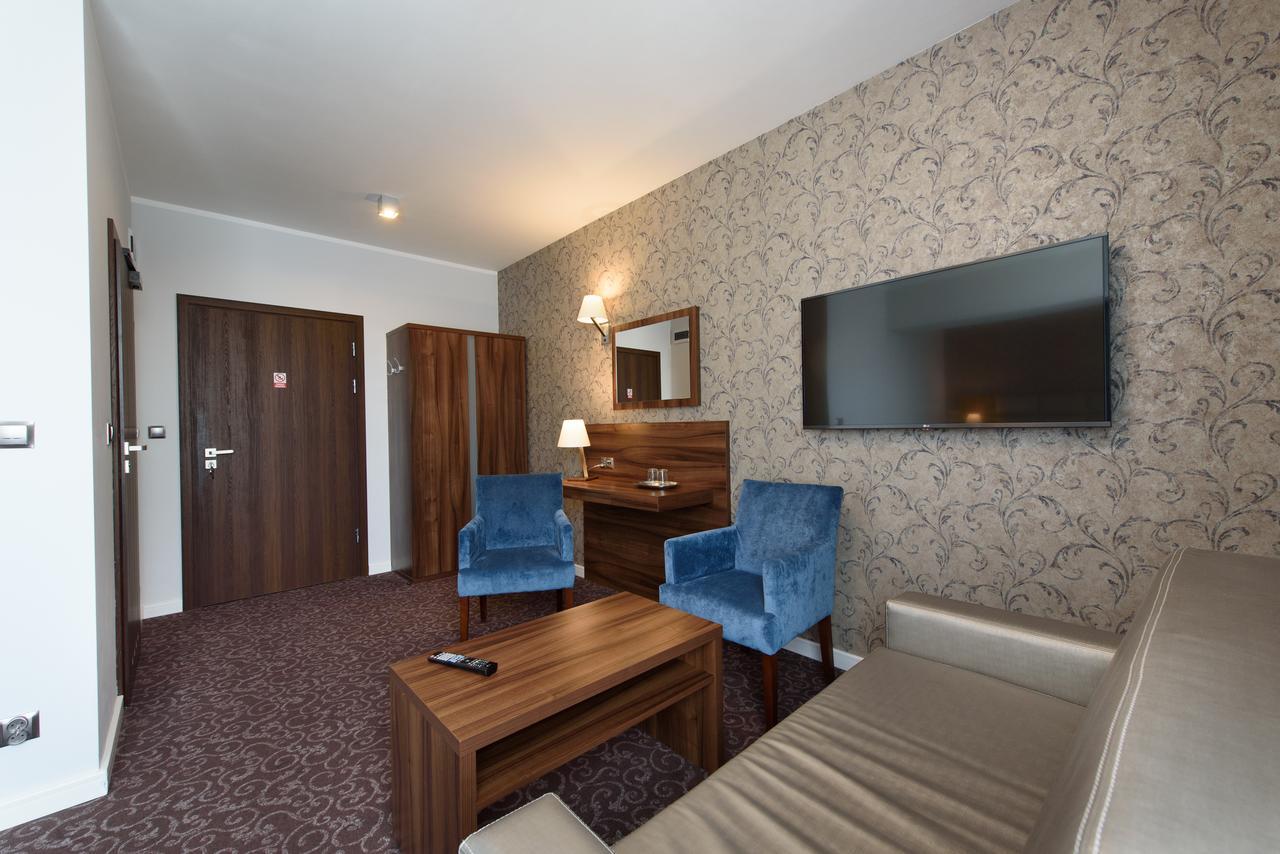 Hotel Nowy Dwor Trzebnica Extérieur photo