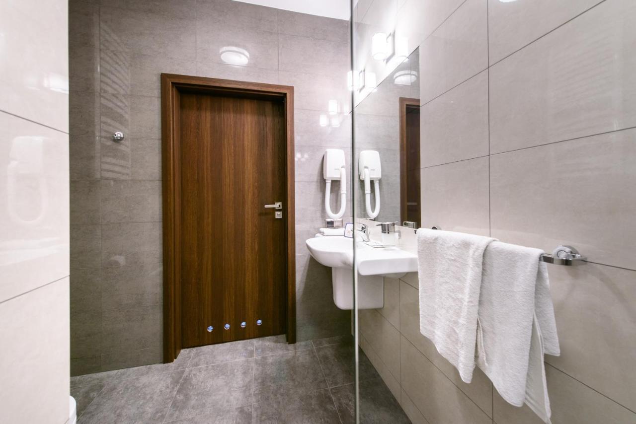 Hotel Nowy Dwor Trzebnica Extérieur photo